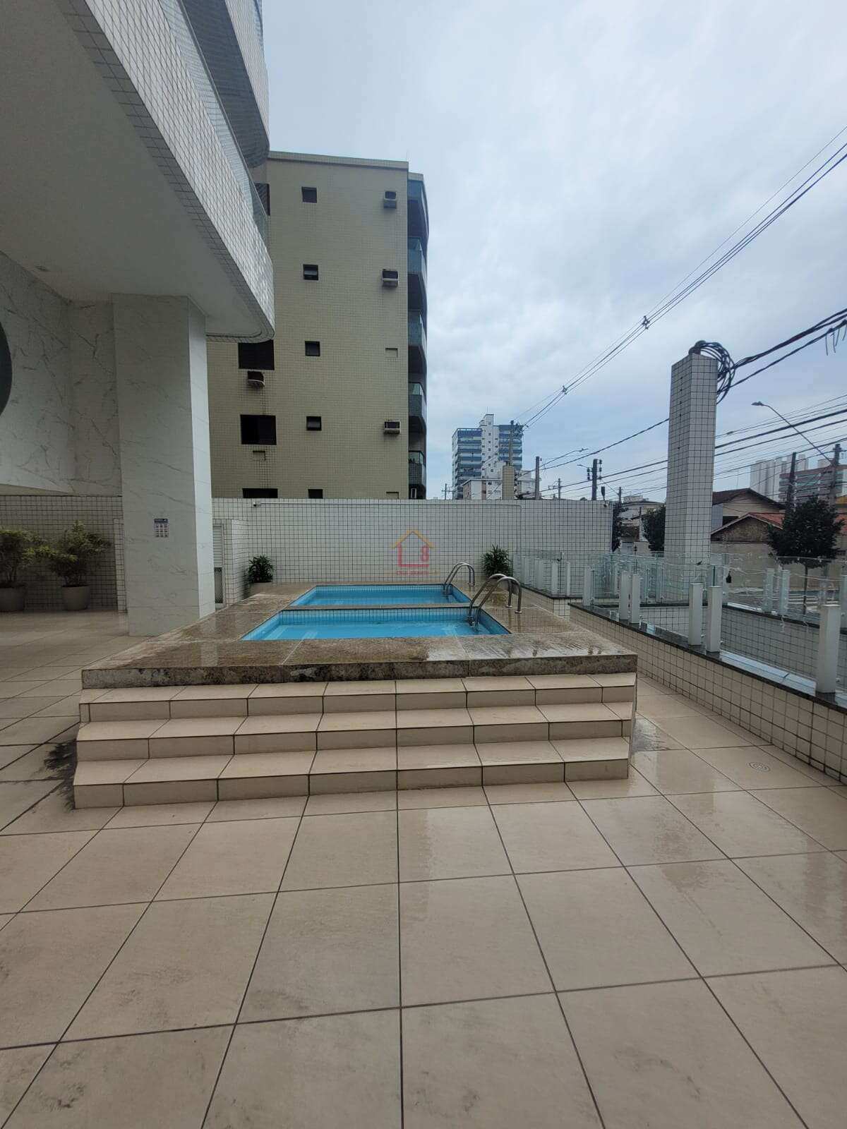 Oportunidade - Canto do Forte - casa8imoveis
