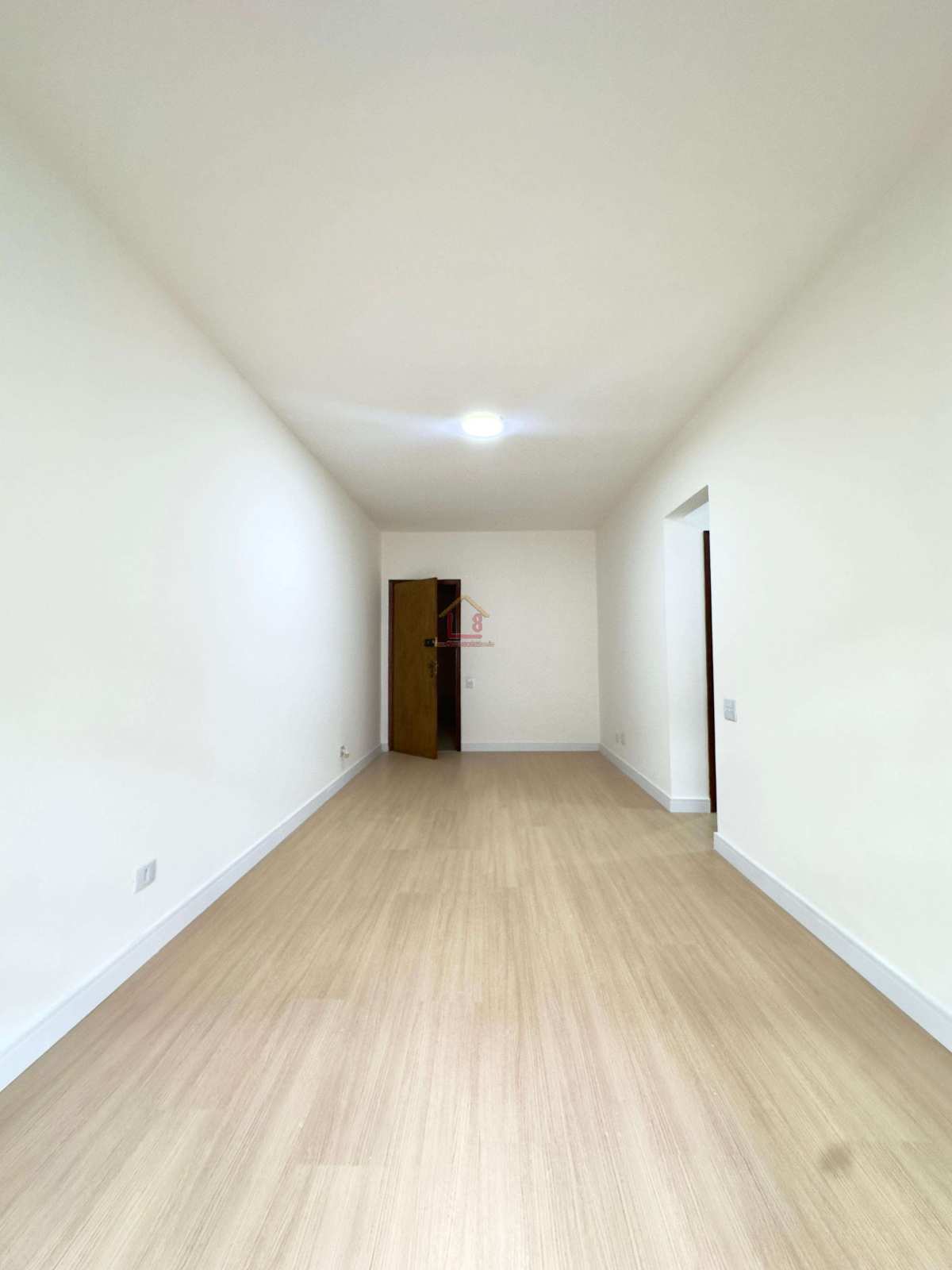 Oportunidade - Canto do Forte - casa8imoveis