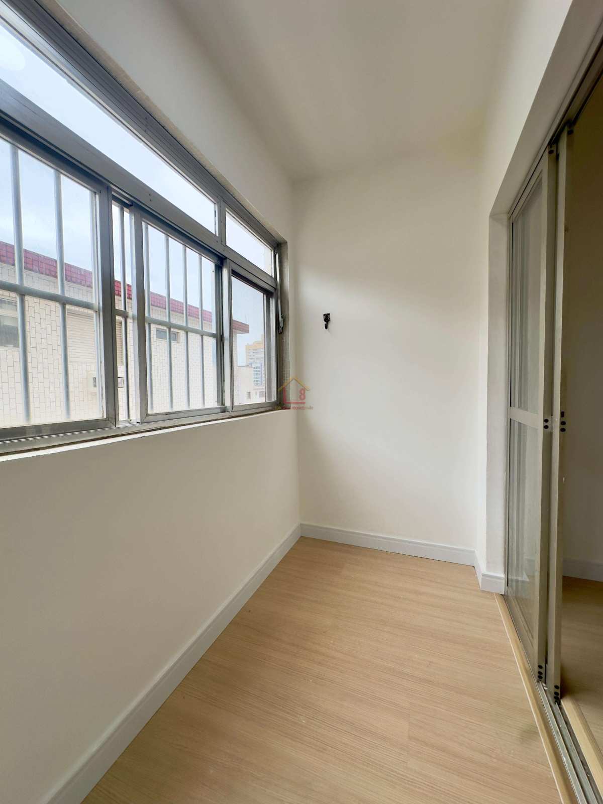 Oportunidade - Canto do Forte - casa8imoveis